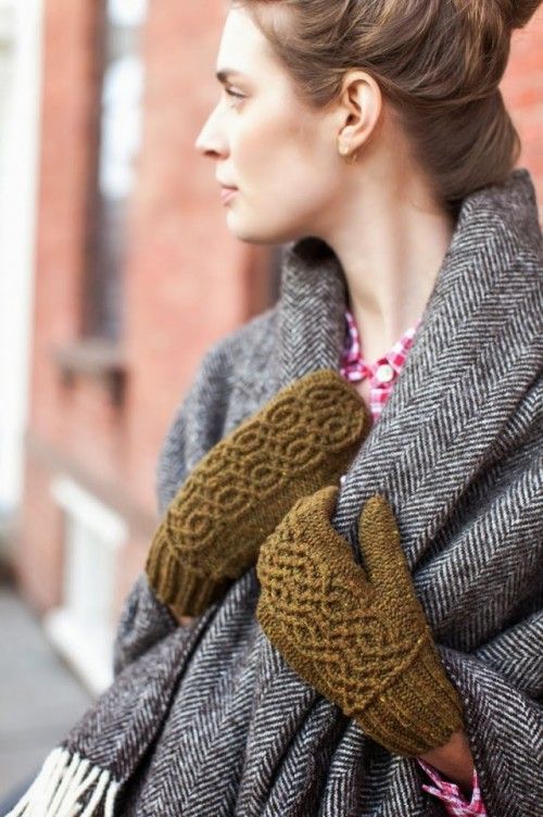 a1sx2_Thumbnail1_accessoribasesscarpeguanti000.jpg a1sx2_Thumbnail1_accessoribasesciarpeguanti000.jpg
