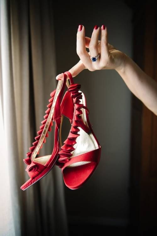 a1sx2_Thumbnail1_shoes_death.jpg