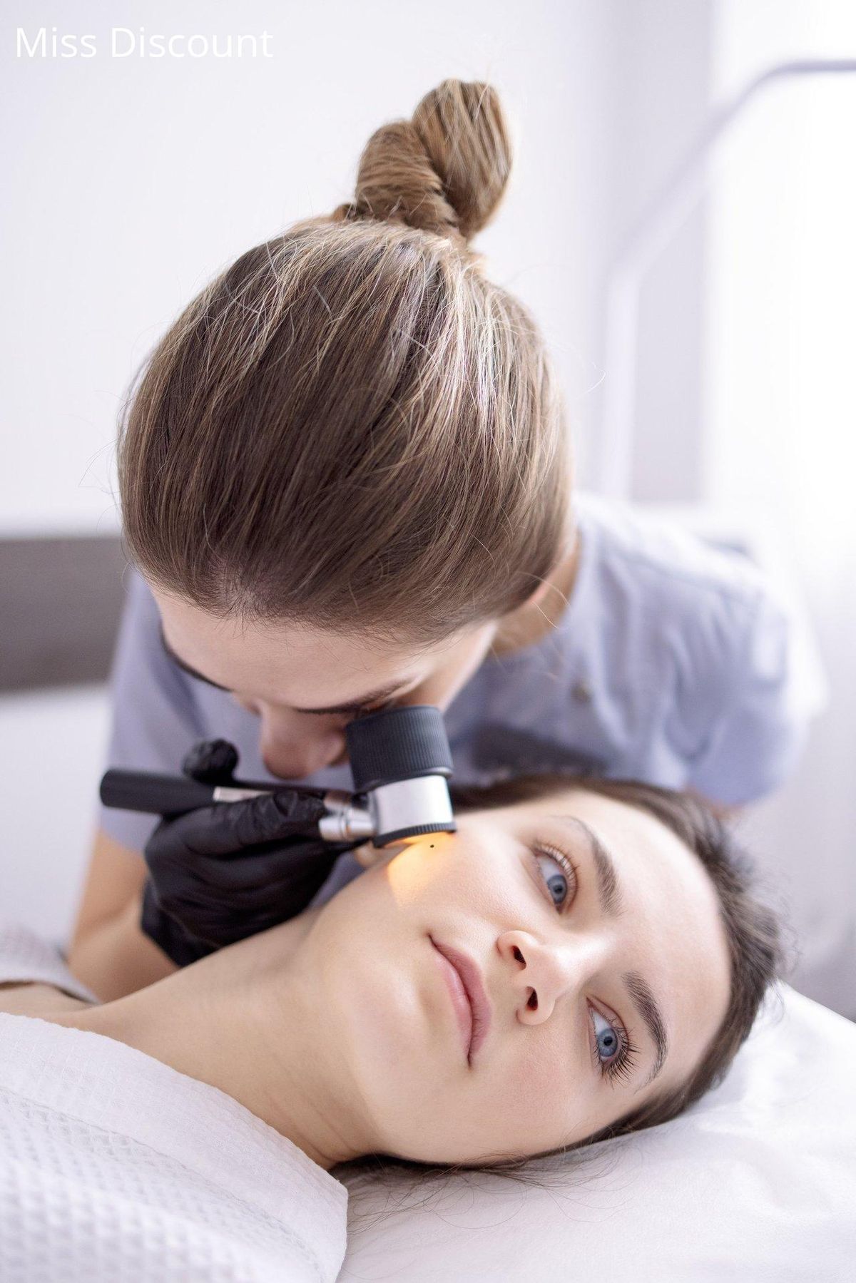 Analyse cutanée précise : les dispositifs connectés révolutionnent le maquillage intelligent.