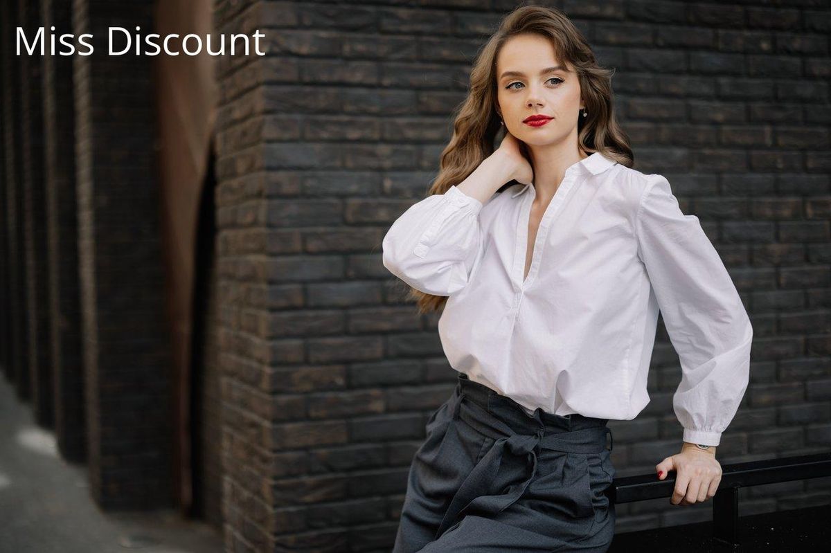 Blouse blanche élégante : la clé d'un style intemporel et sophistiqué.