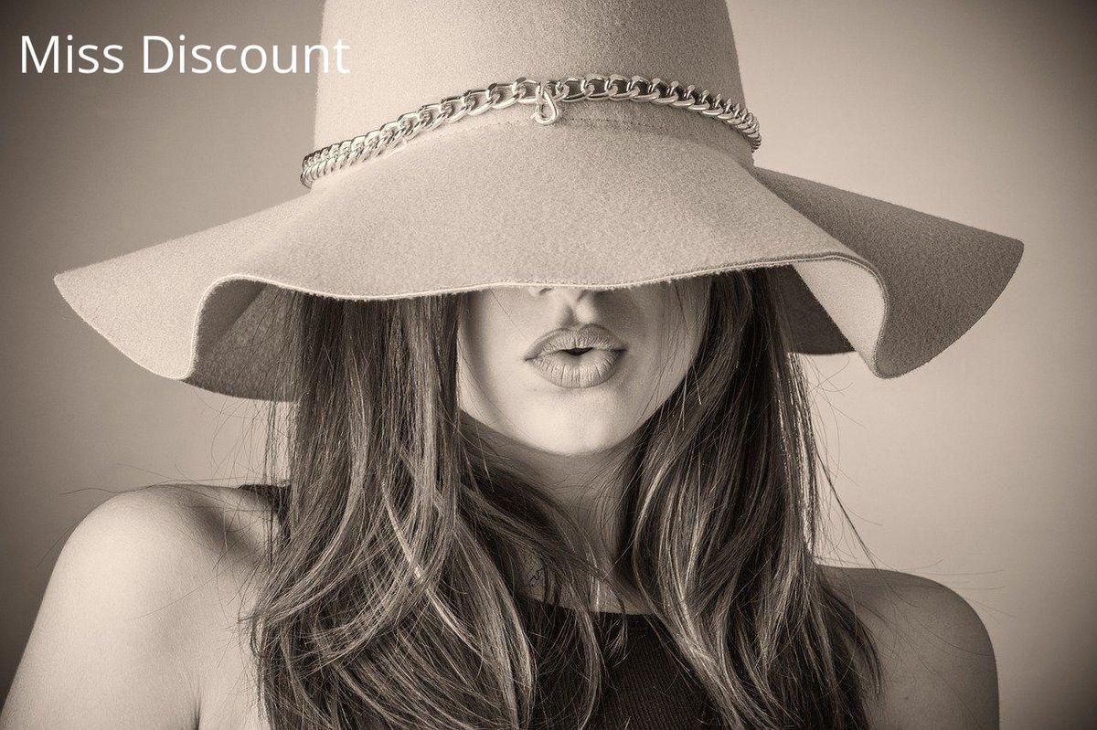 Chapeau à chaîne : l'accessoire chic viral sur Instagram.