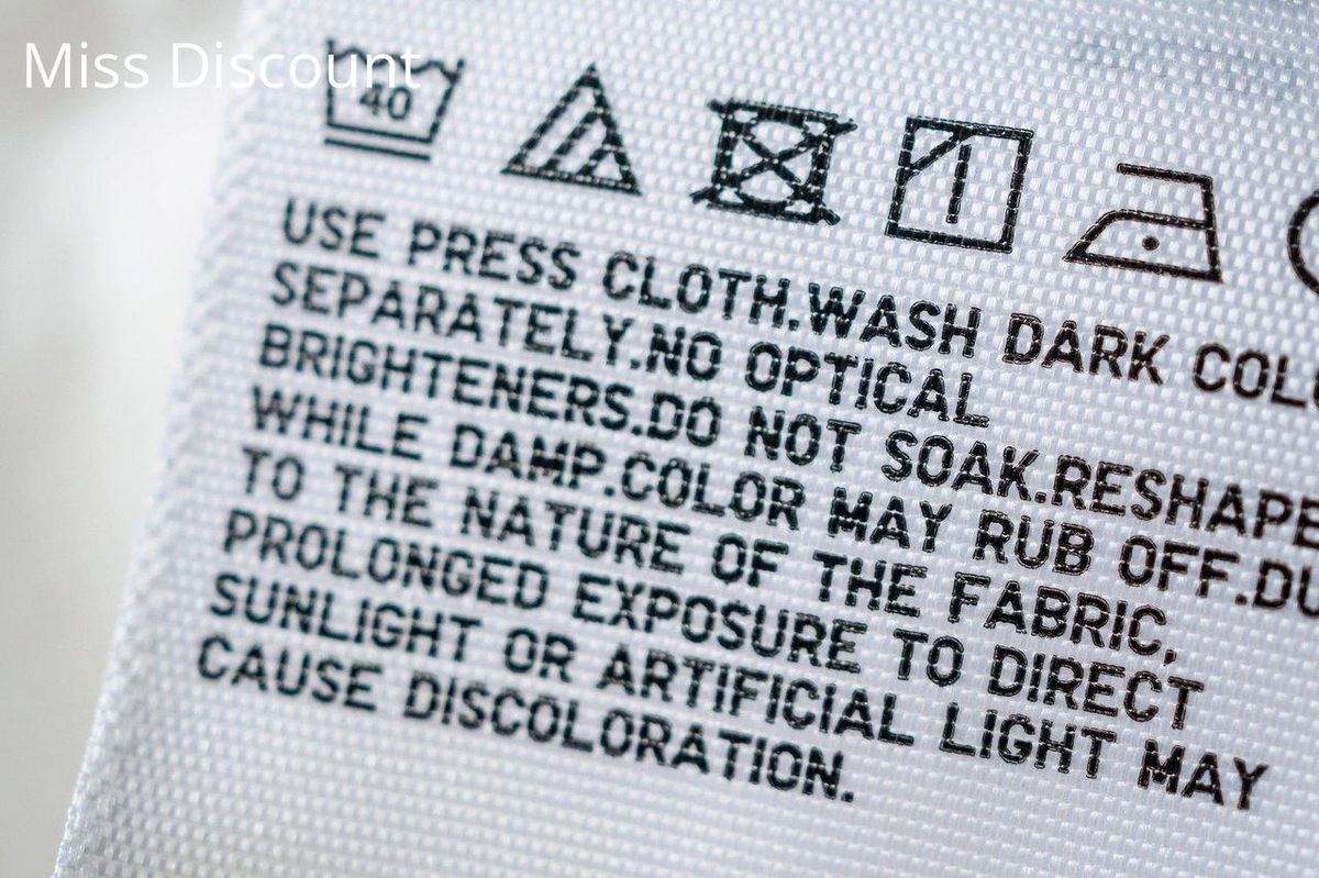 Décryptez les étiquettes pour prendre soin de vos tissus délicats et éviter les erreurs.