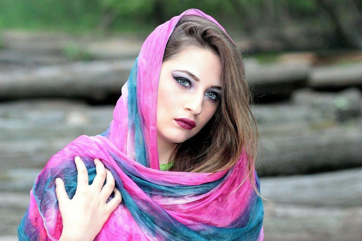 Écharpe vibrante : personnalisez votre style DIY avec des motifs et couleurs uniques.