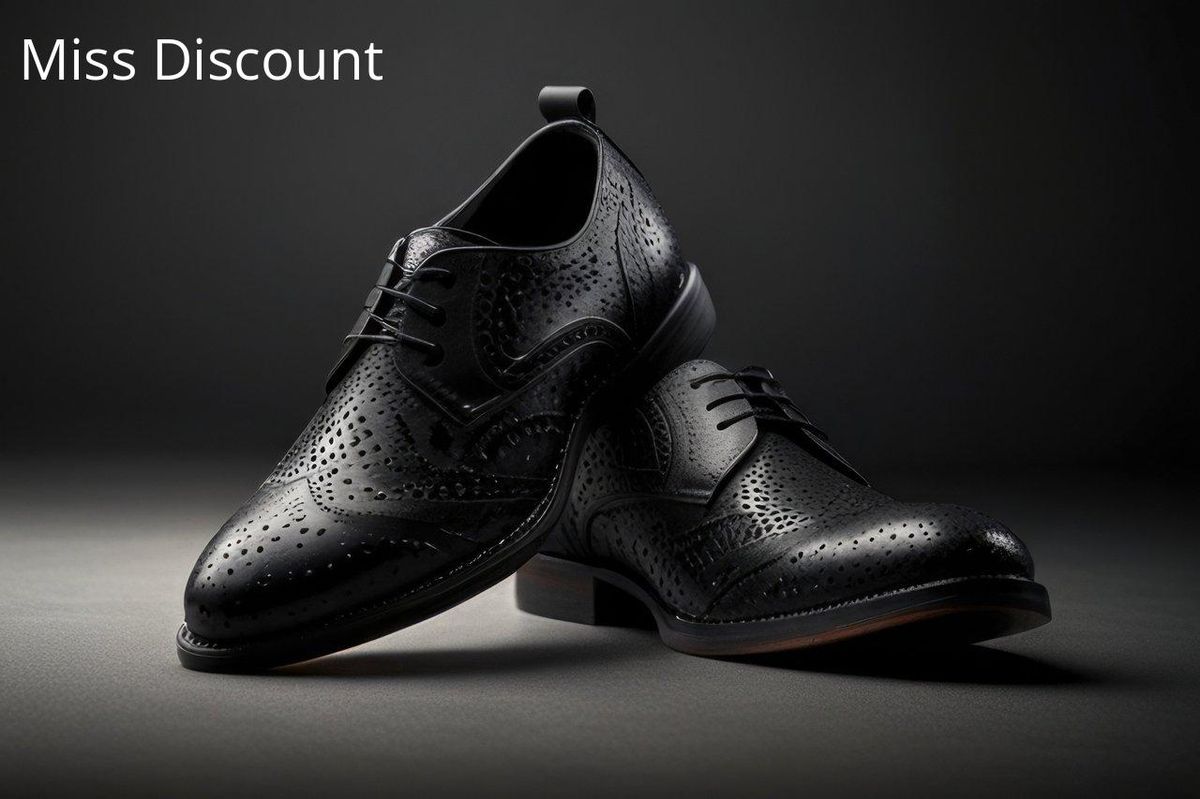 Élégance intemporelle : ces derbies noirs rehaussent un look chic et polyvalent.