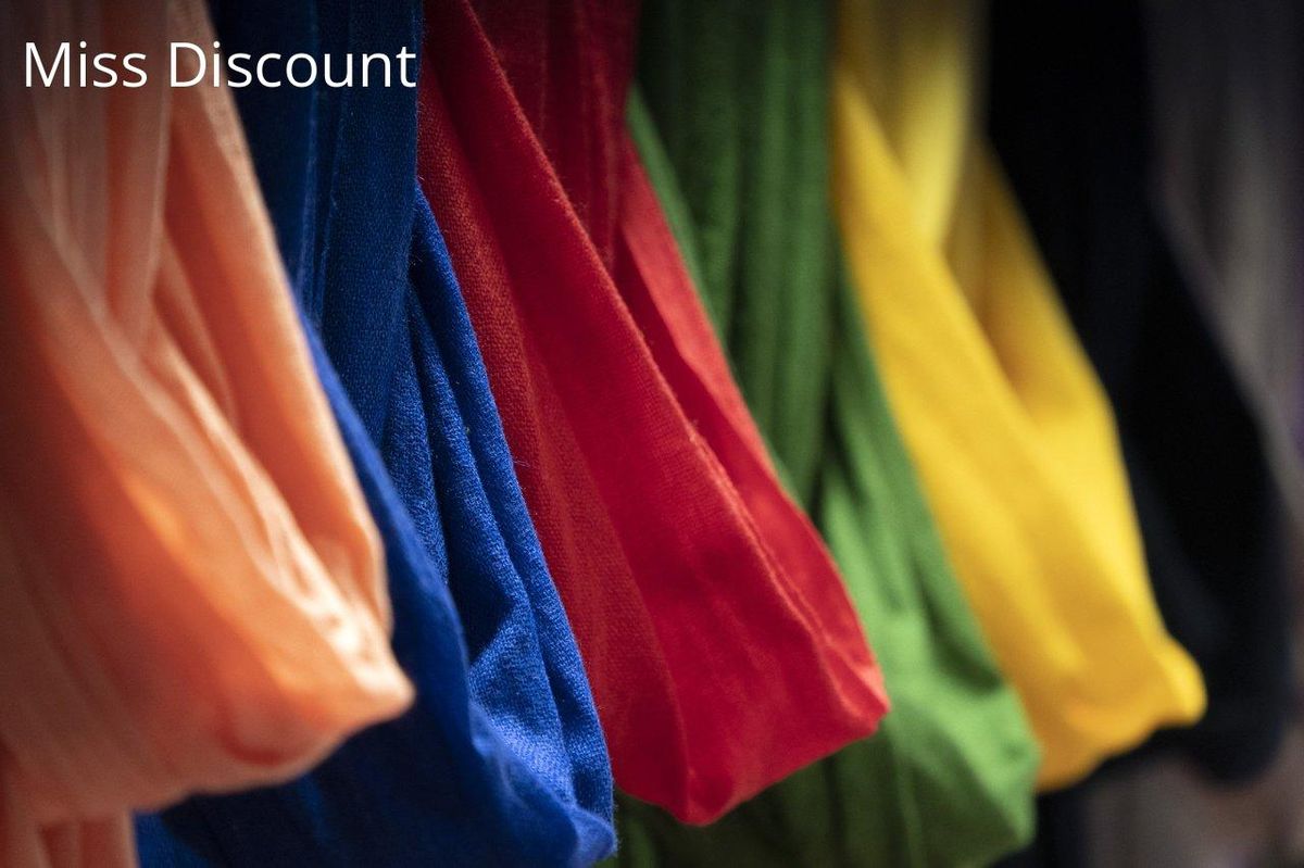 Évitez la cacophonie : harmonisez la couleur de vos collants avec votre tenue !