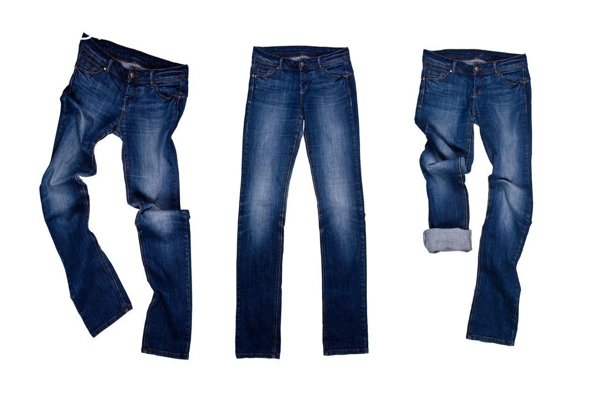 Jeans slim en denim brut, style et durabilité pour un look moderne et confortable.