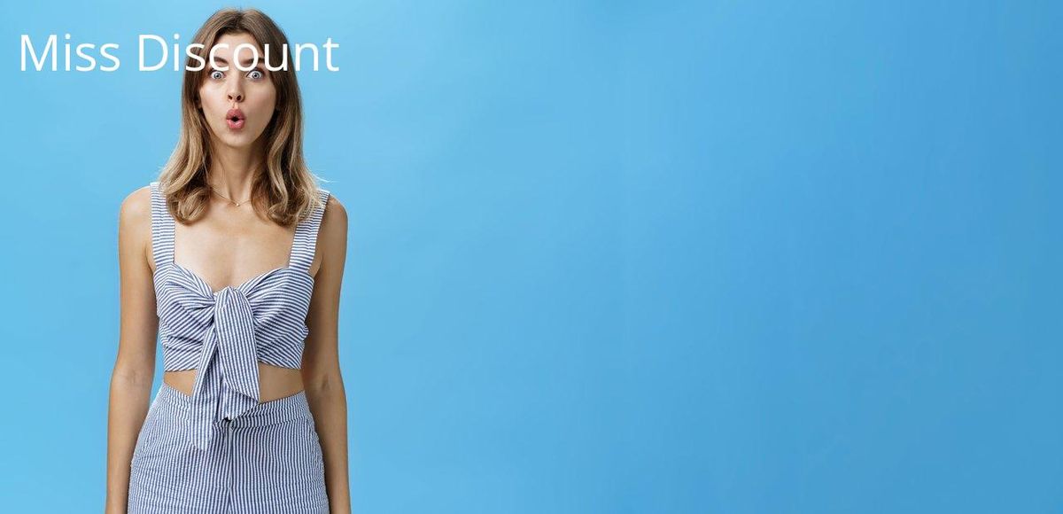 Mix rayé : sublimez le débardeur en superposant avec une veste légère pour un effet chic.