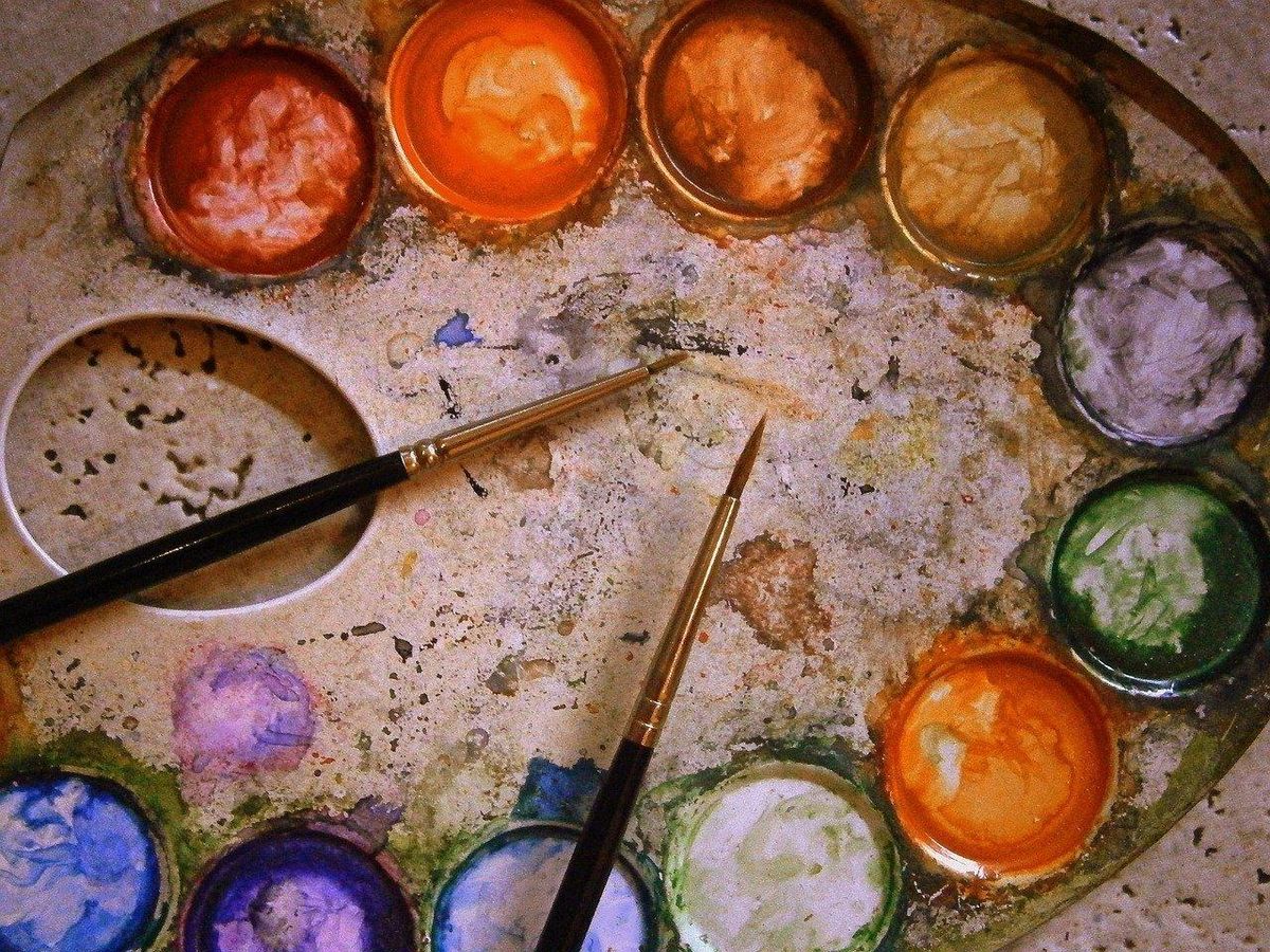 Palette vibrante : inspirez-vous de ces nuances pour un salon moderne et accueillant.