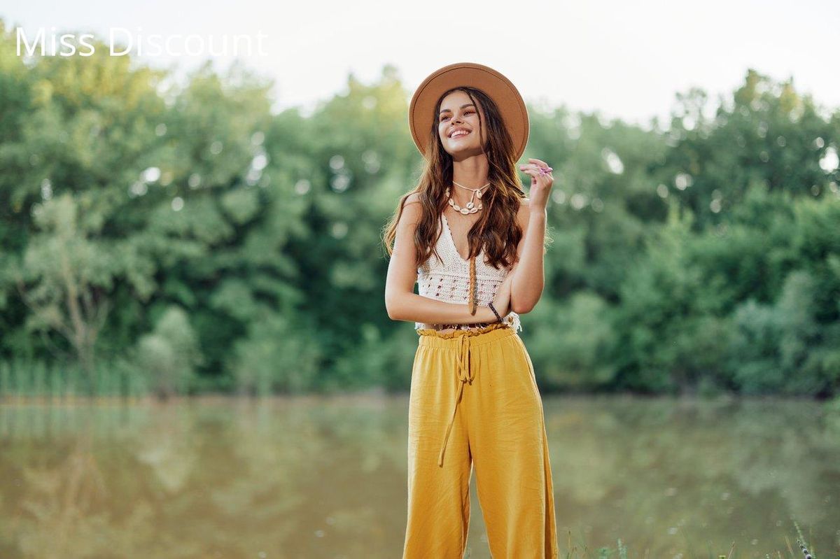 Pantalon évasé jaune pour alléger les silhouettes H et V, parfait pour l'été ensoleillé.