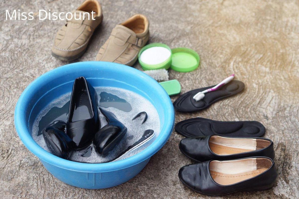Soins des mocassins pour une allure pro : nettoyage et entretien pour briller au travail.