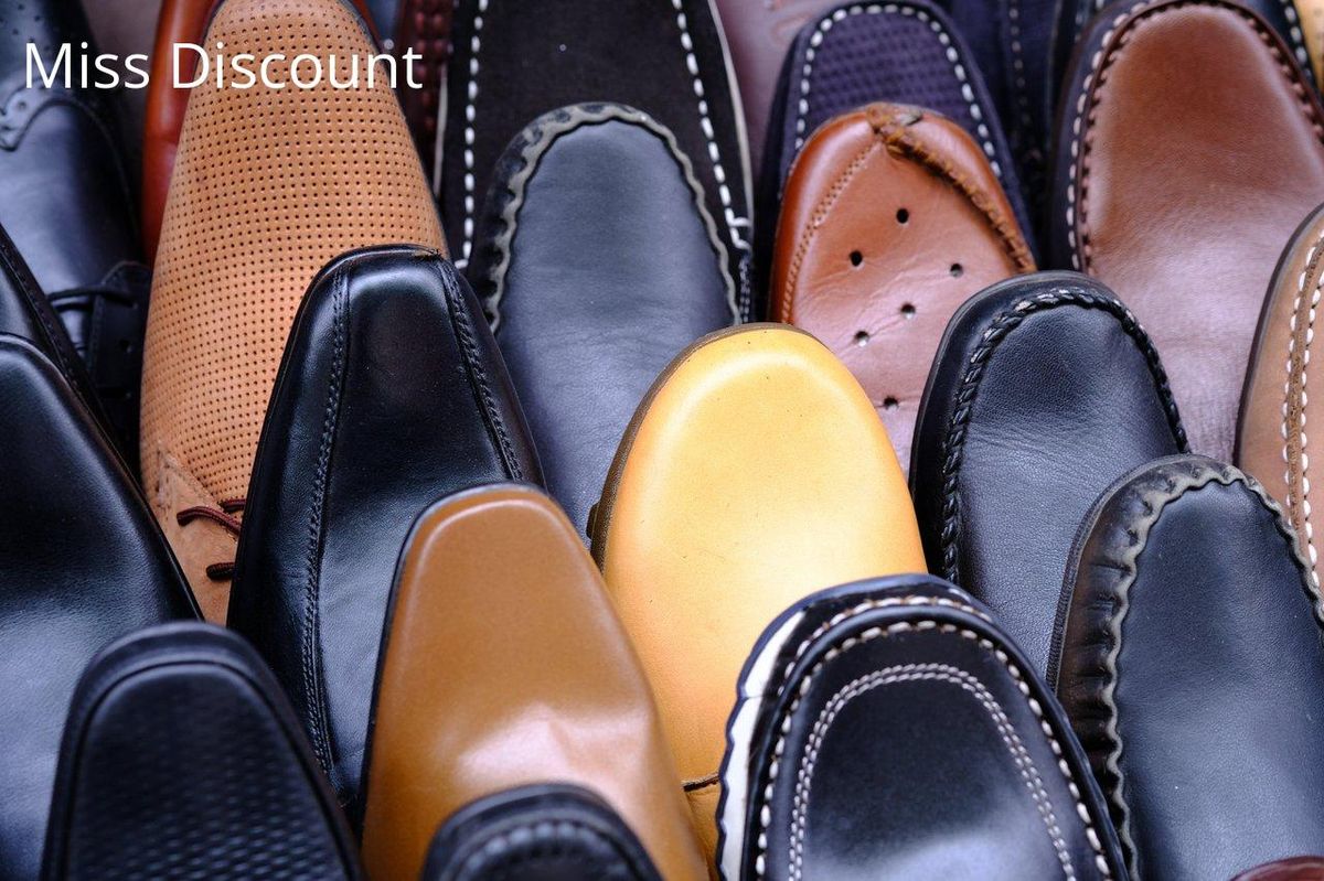 Un éventail élégant de cuir bien entretenu pour chaque occasion.