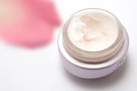 Connaissez-vous la blemish balm cream ?