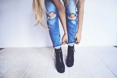 Soldes chaussures sur Sarenza.com : notre sélection des plus beaux modèles en soldes Jonak, Converse et San Marina à prix cassés !