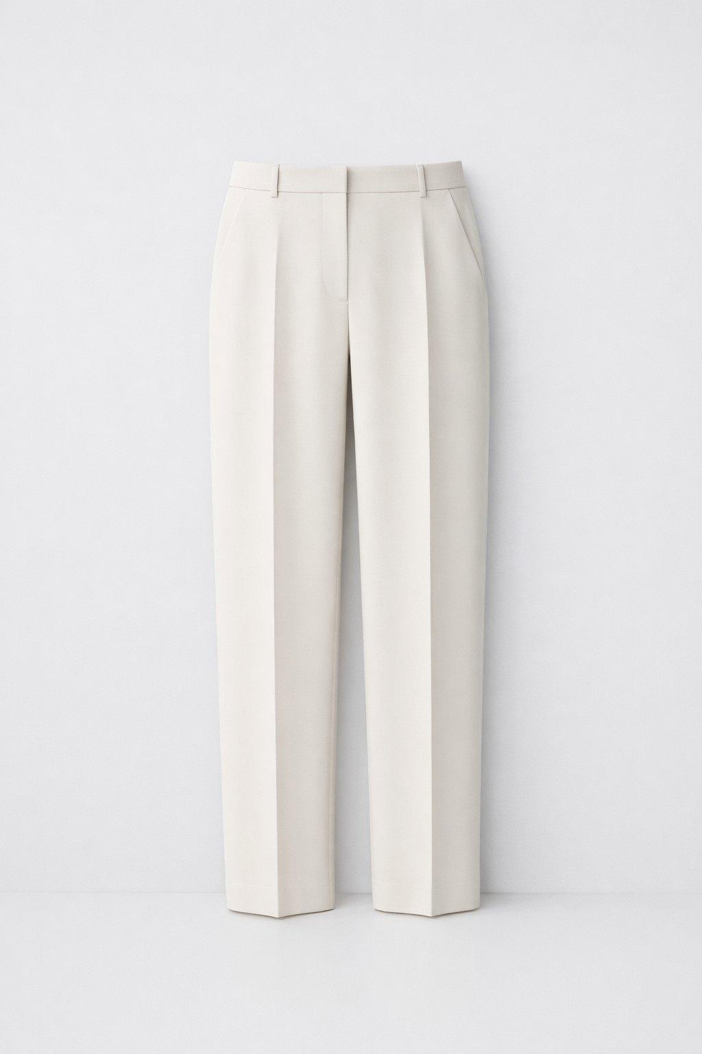 You are currently viewing Quels pantalons Uniqlo pour une garde-robe minimaliste ?